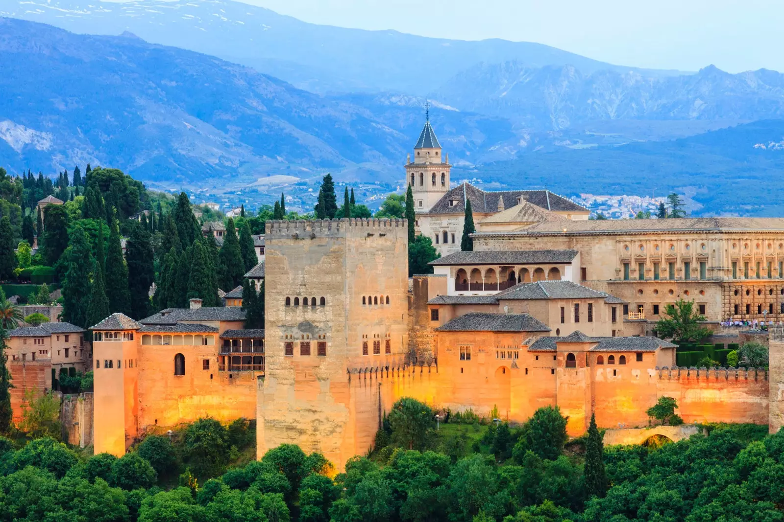 4. Alhambra w Granadzie