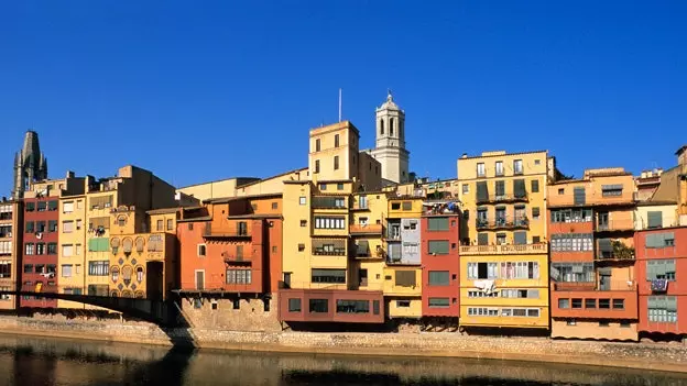 Fënnef Pläng fir Girona ze genéissen