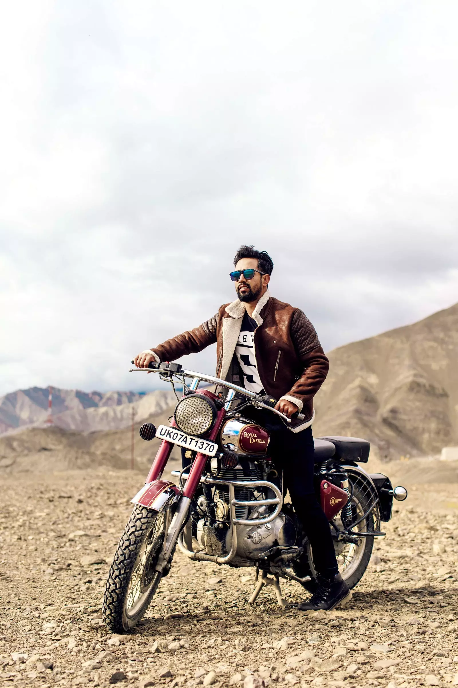 Gulzar Hussain dengan sepeda motor melalui Ladakh