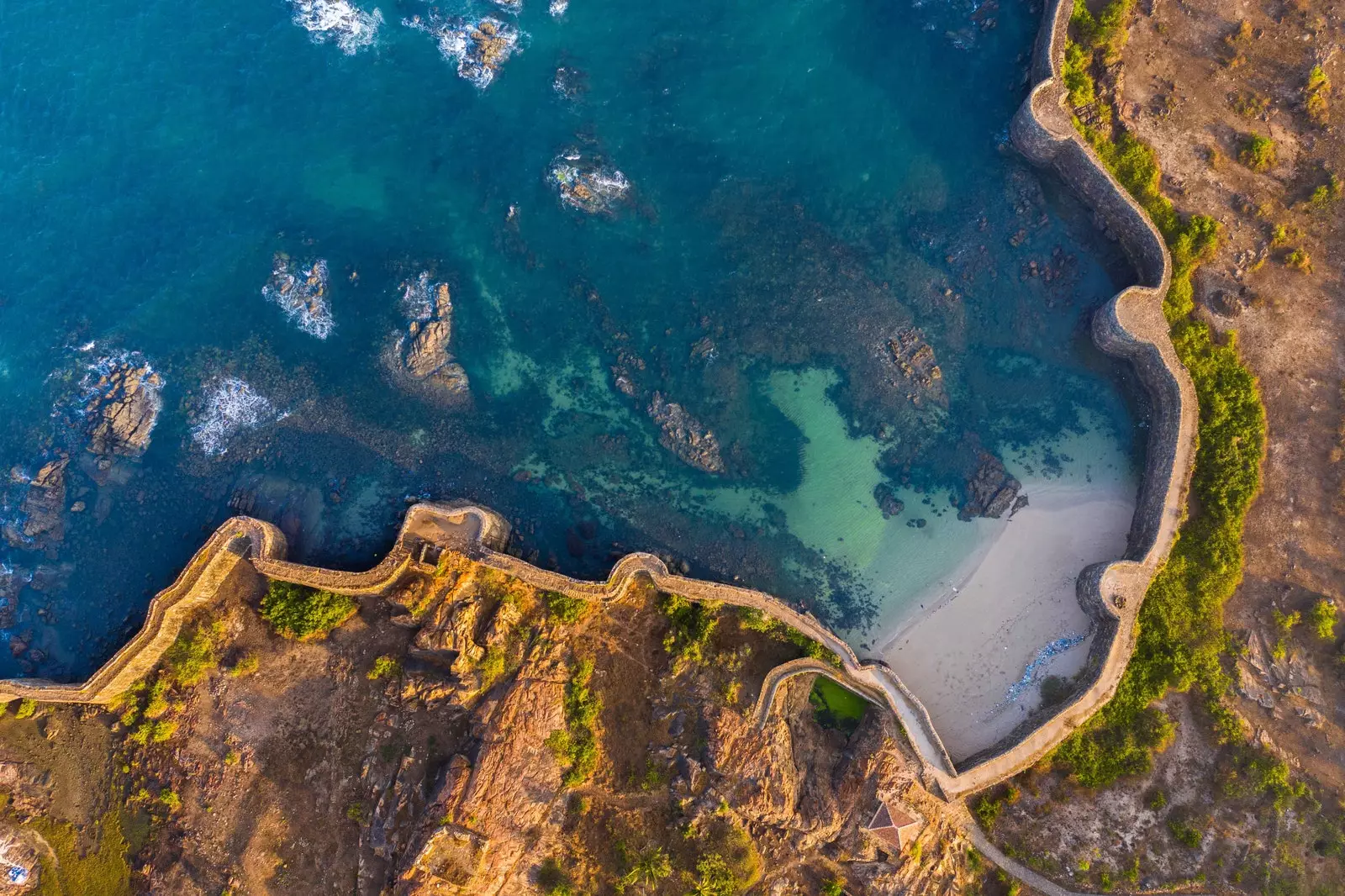 A légi felvétel a Fort Sindhudurgra.