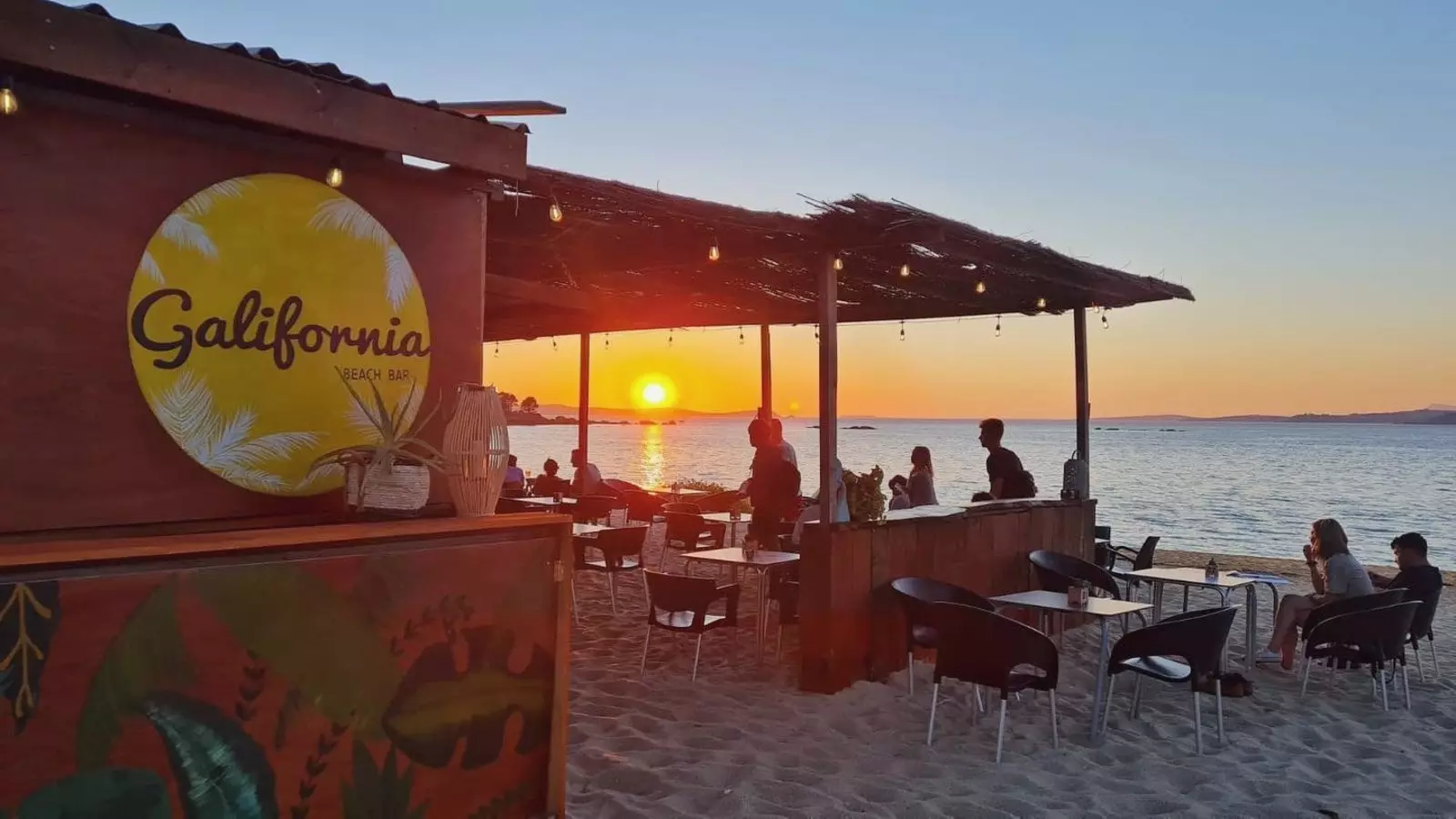 Galifornia Beach Bar на плажата Tuia Bueu