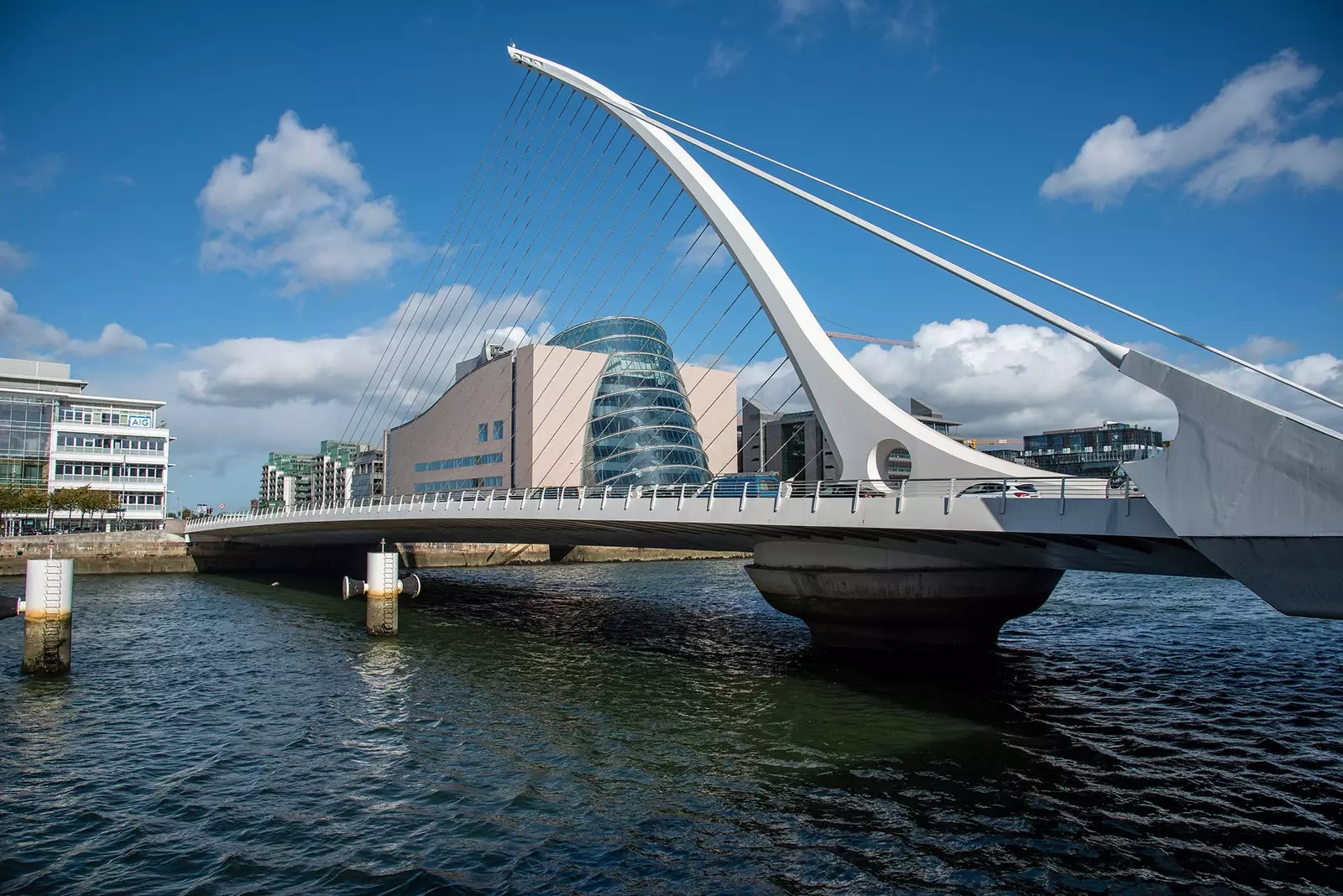 Jembatan Samuel Beckett oleh arsitek Calatrava Dublin