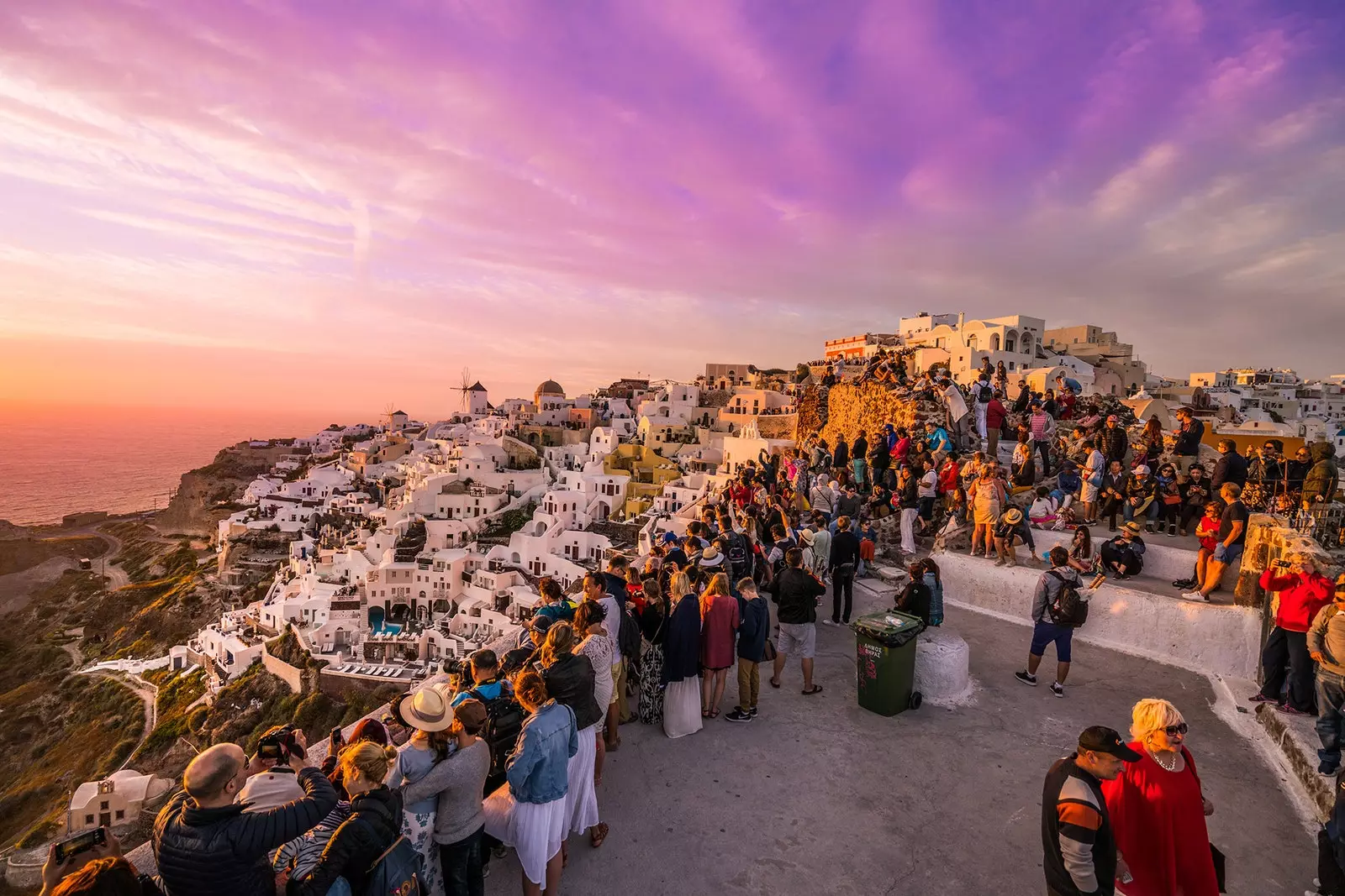 Santorinio B pusės alternatyvūs planai perpildytoje saloje