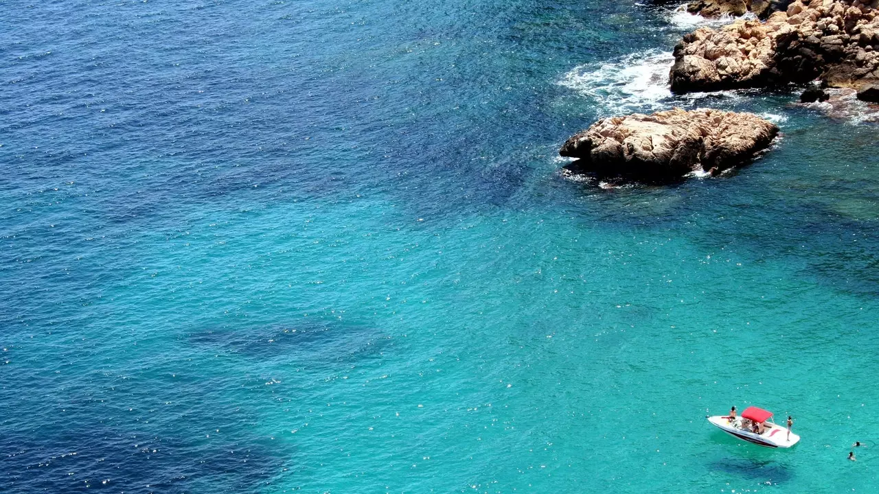 Cala Llebeig: Alicantel on endiselt saladusi