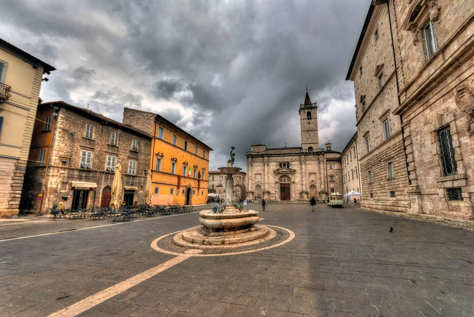 Piazza Arringo i Ascoli Piceno Le Marche.