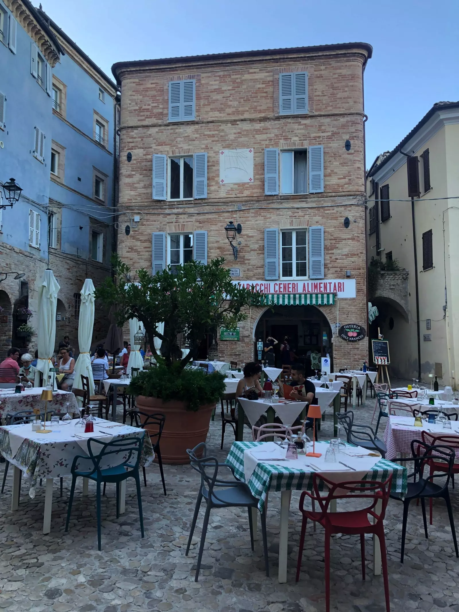 Grottammare'deki restoranlar yüksek Le Marche.