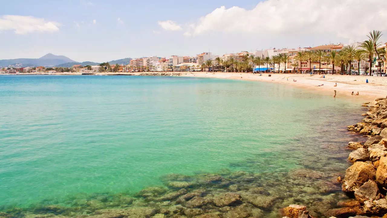 Wir gehen zum Strand? Lasst uns nach Jávea fliehen