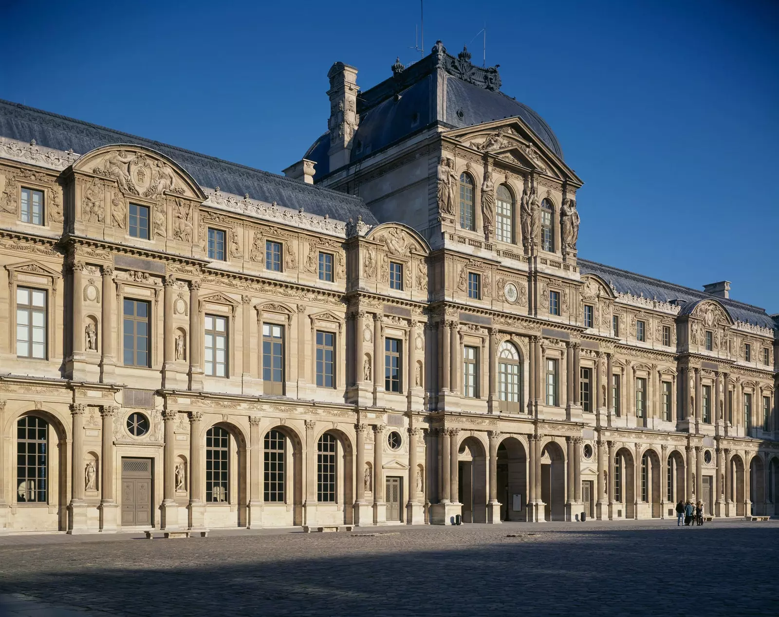 Louvre