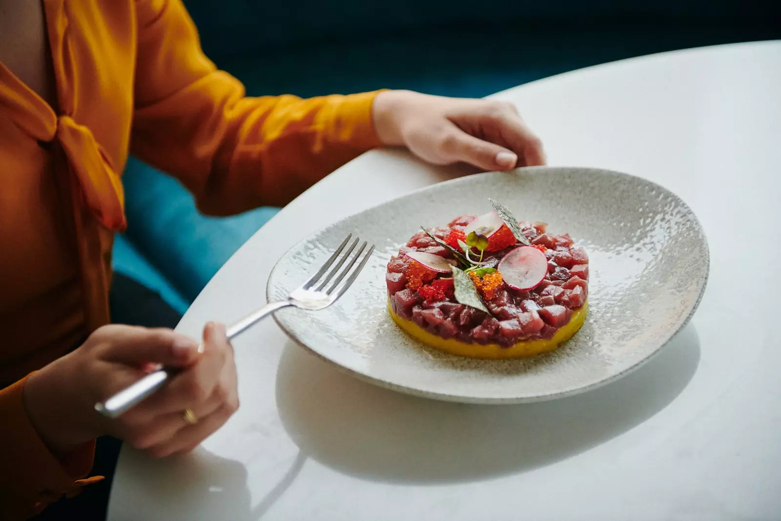 Red tuna tartare in Salicornia.