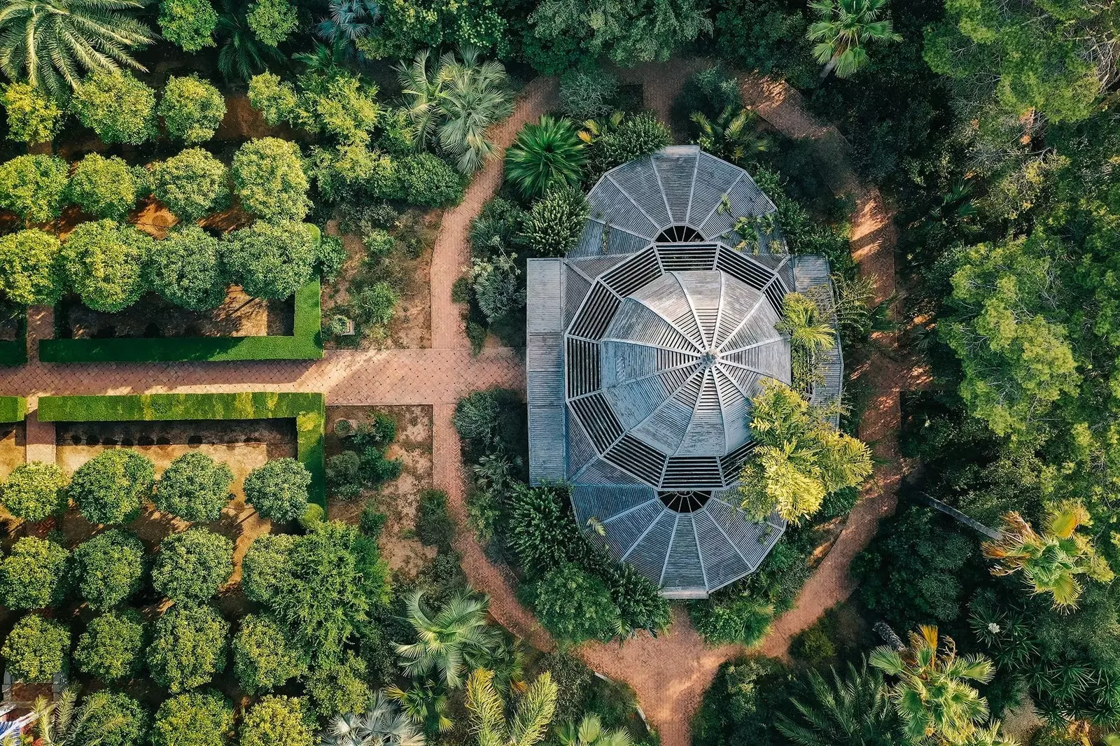 Pemandangan udara Taman l'Albarda