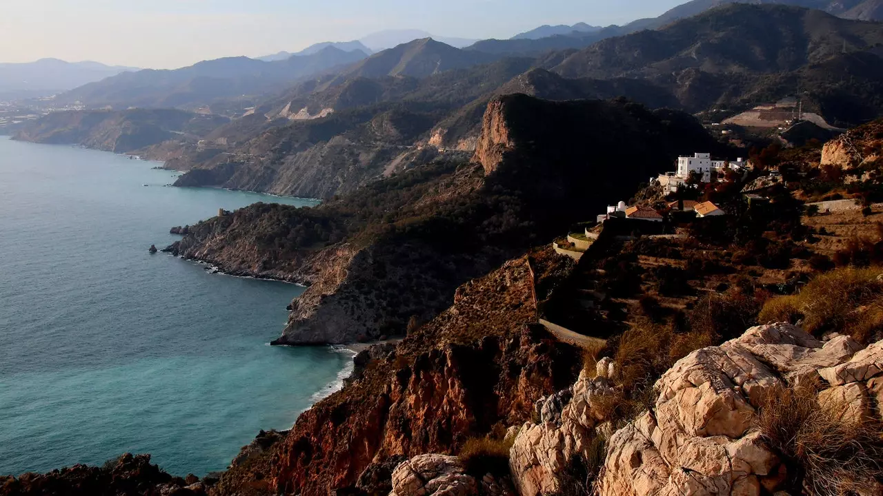 La Herradura: 地中海の楽園はグラナダにあります