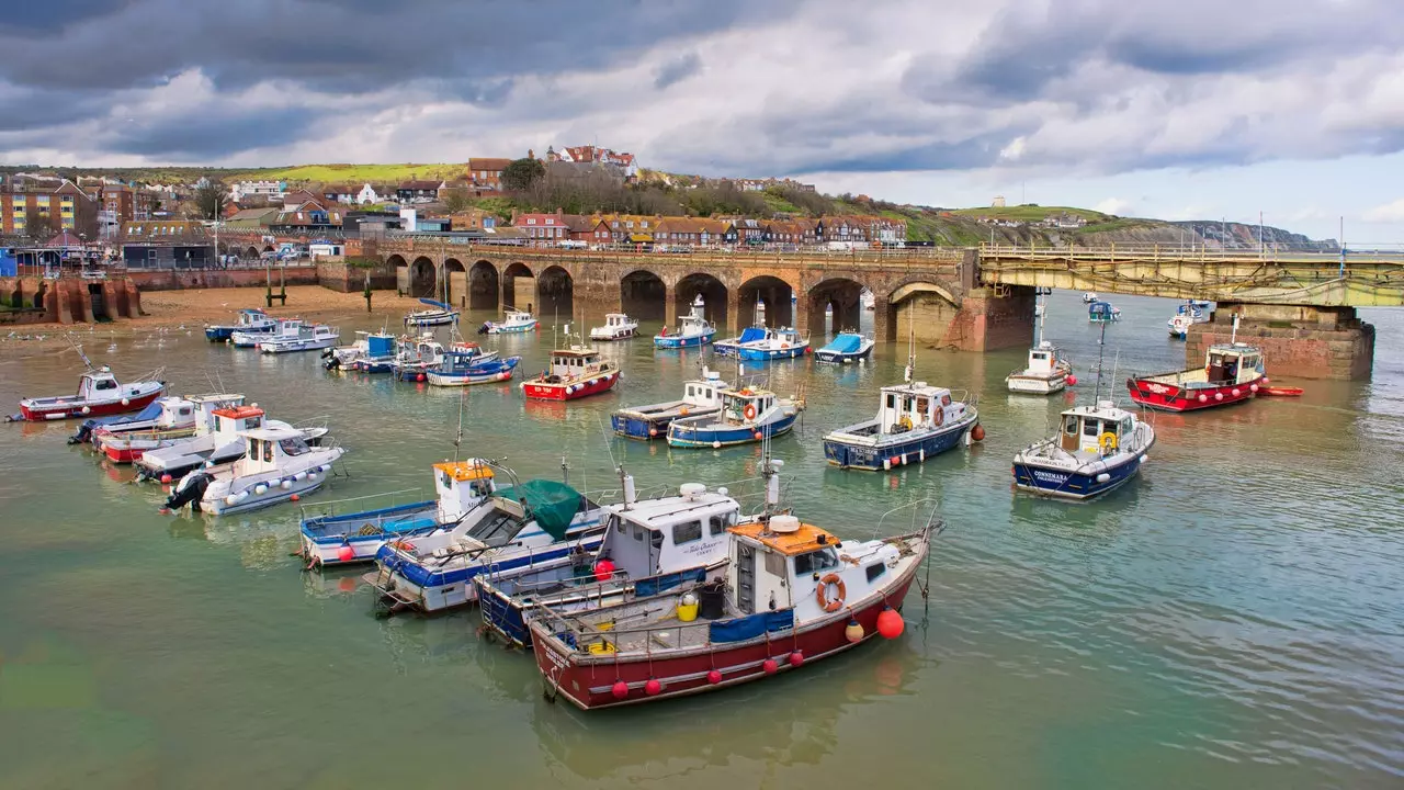 Folkestone, kota yang dibicarakan semua orang di Inggris