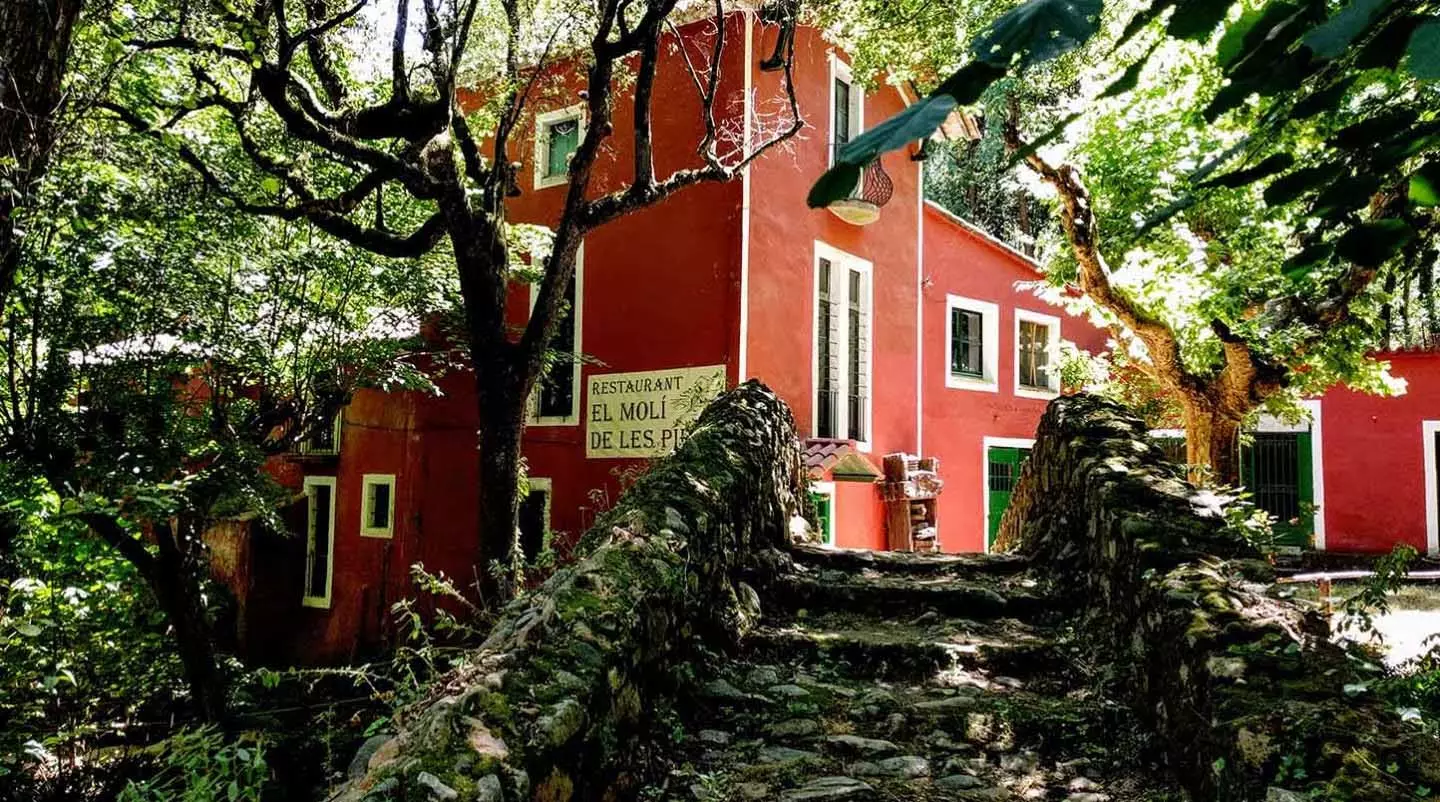 El Molí de les Pipes, a charming roadside restaurant