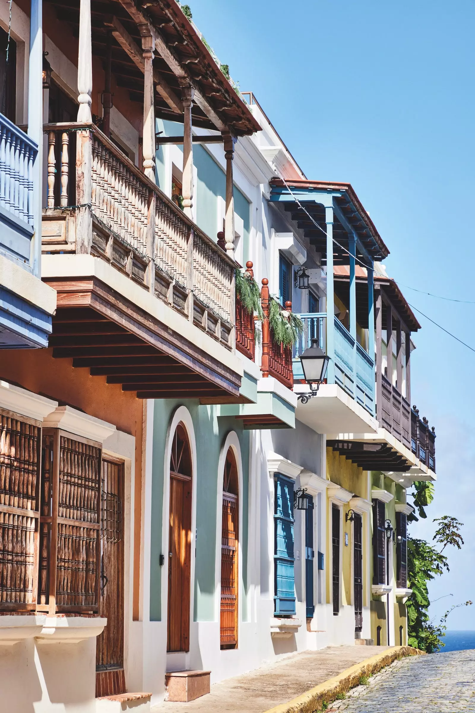 Ban công đầy màu sắc của Old San Juan.