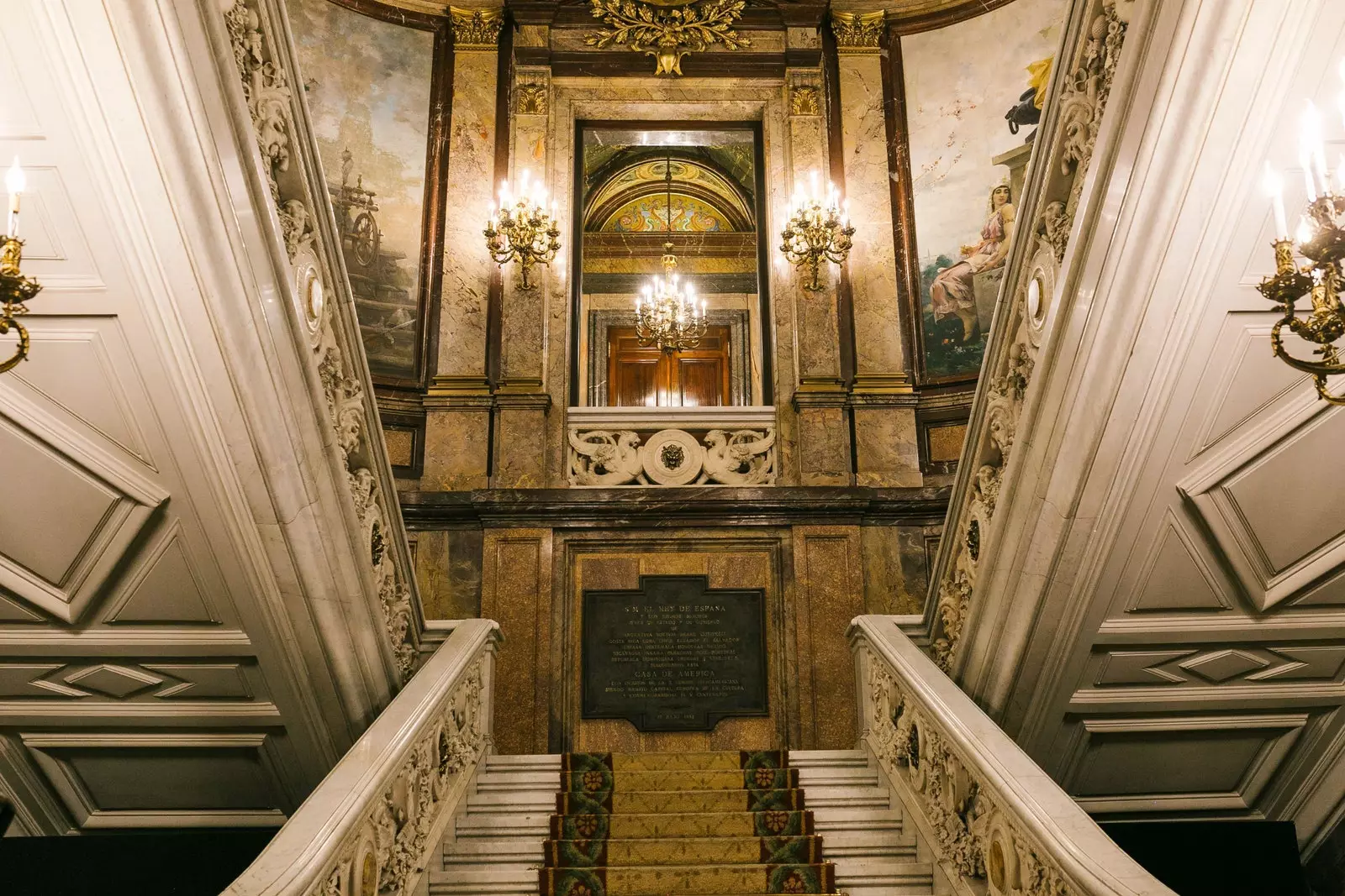 Coneixes la història del Palau de Linares