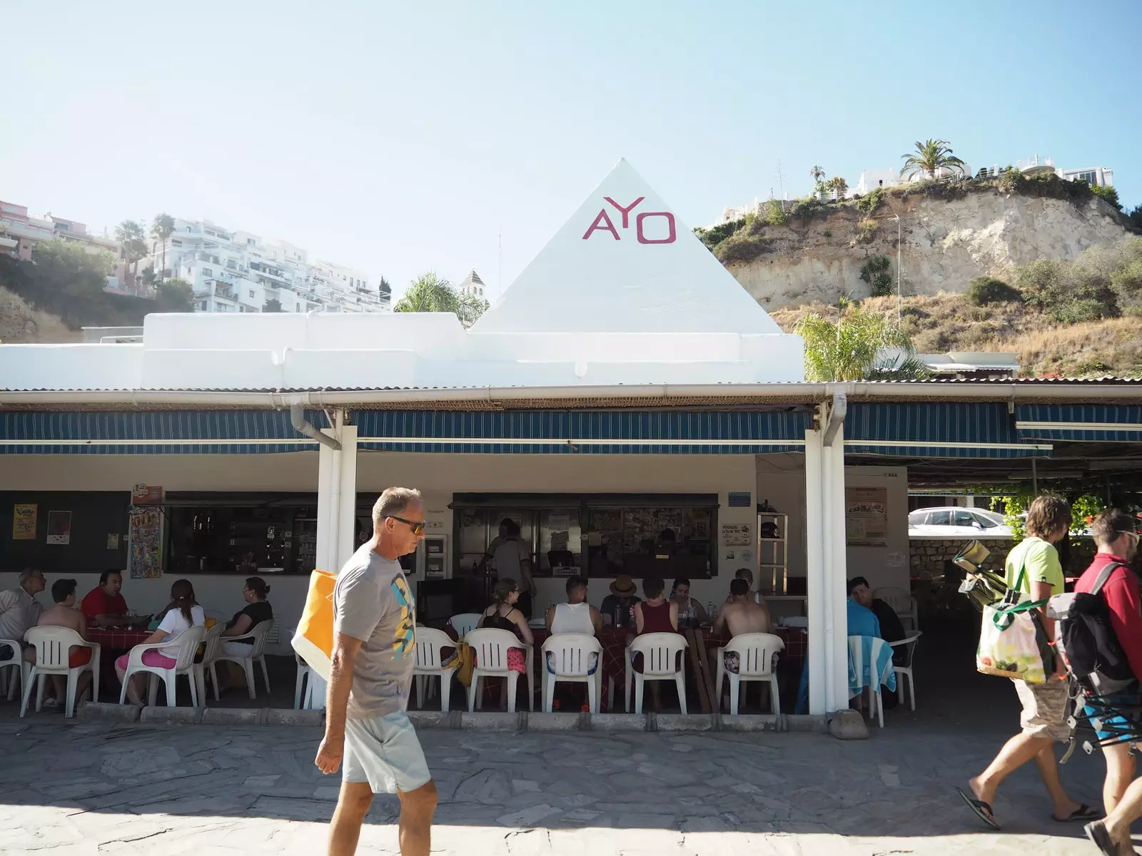 Bar Pantai Ayo