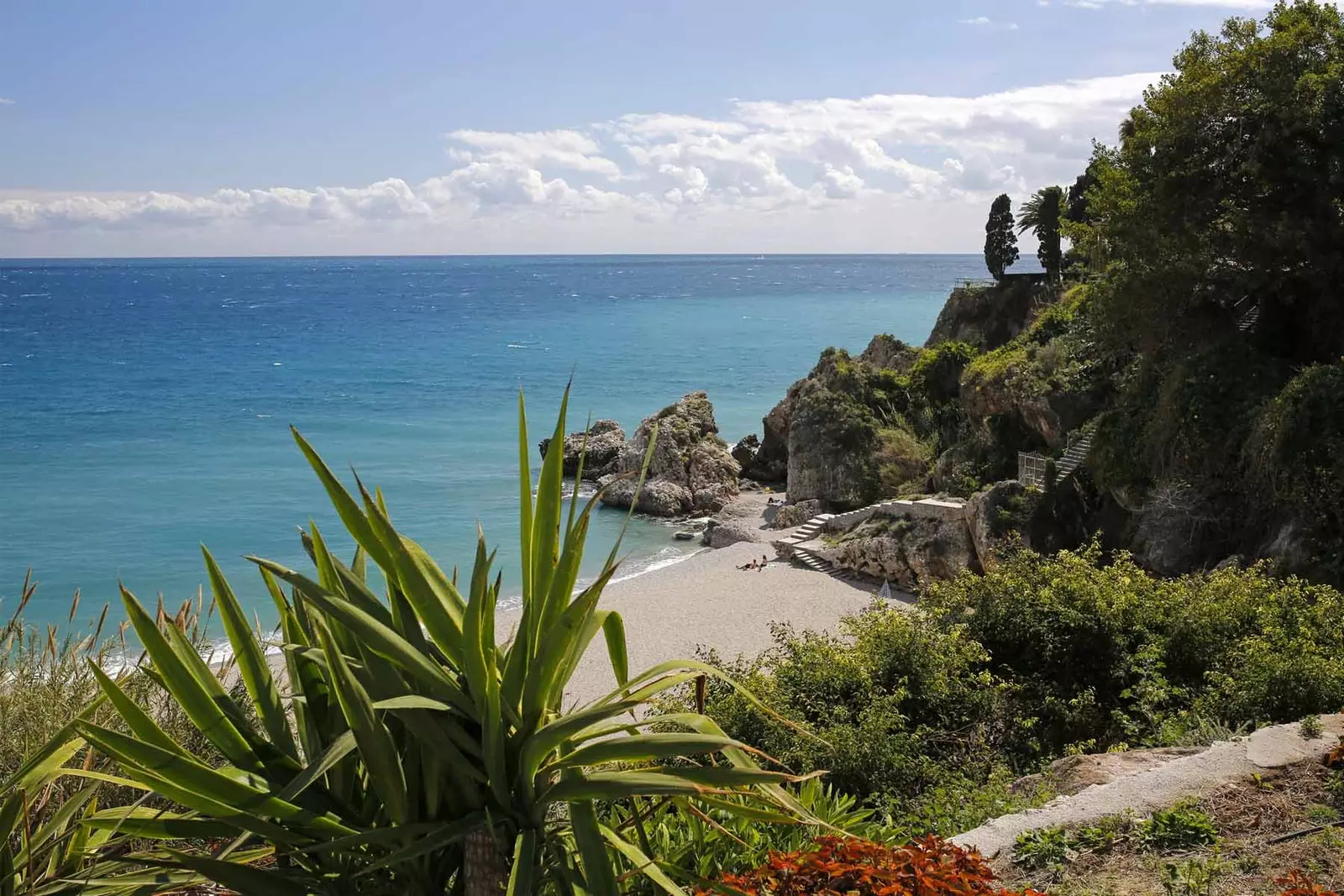 pantai nerja di malaga