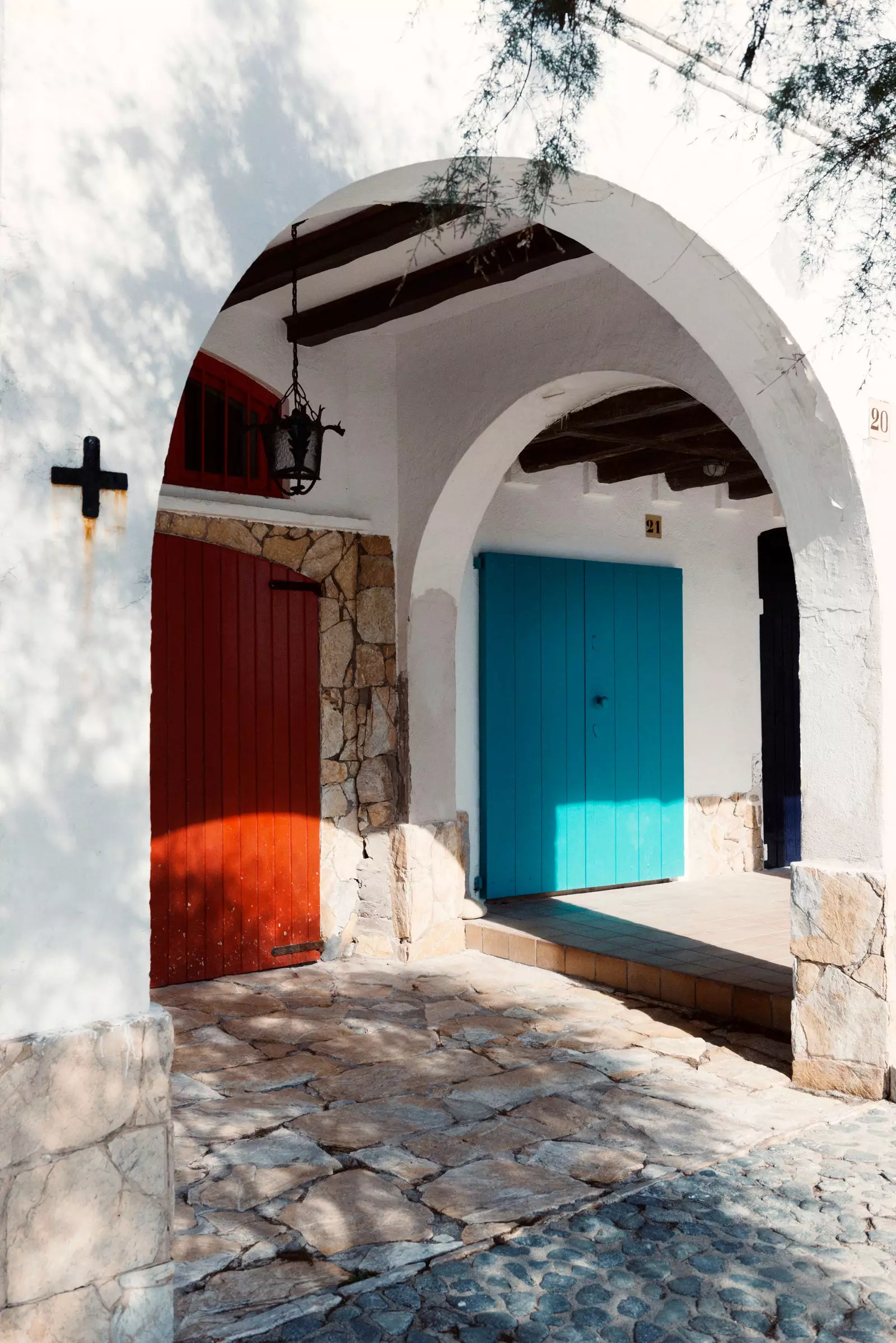 Les maisons de pêcheurs traditionnelles de Cala S'Alguer ont un plan rectangulaire et sont couvertes de voûtes en berceau.