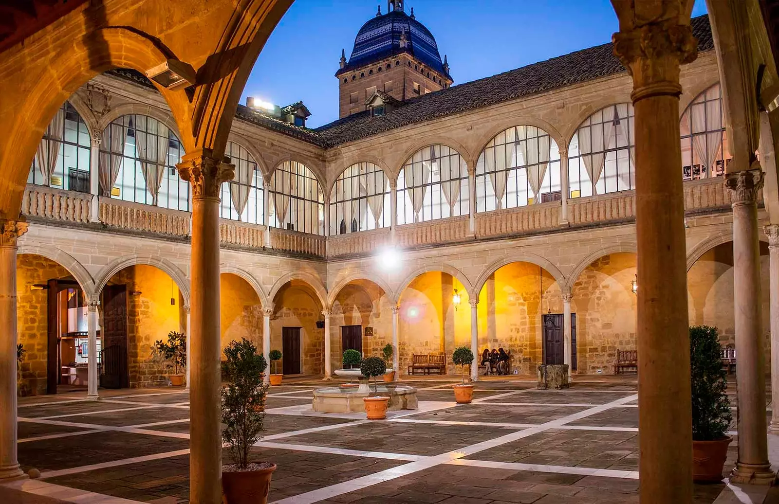 Sjukhuset i Santiago Ubeda Courtyard