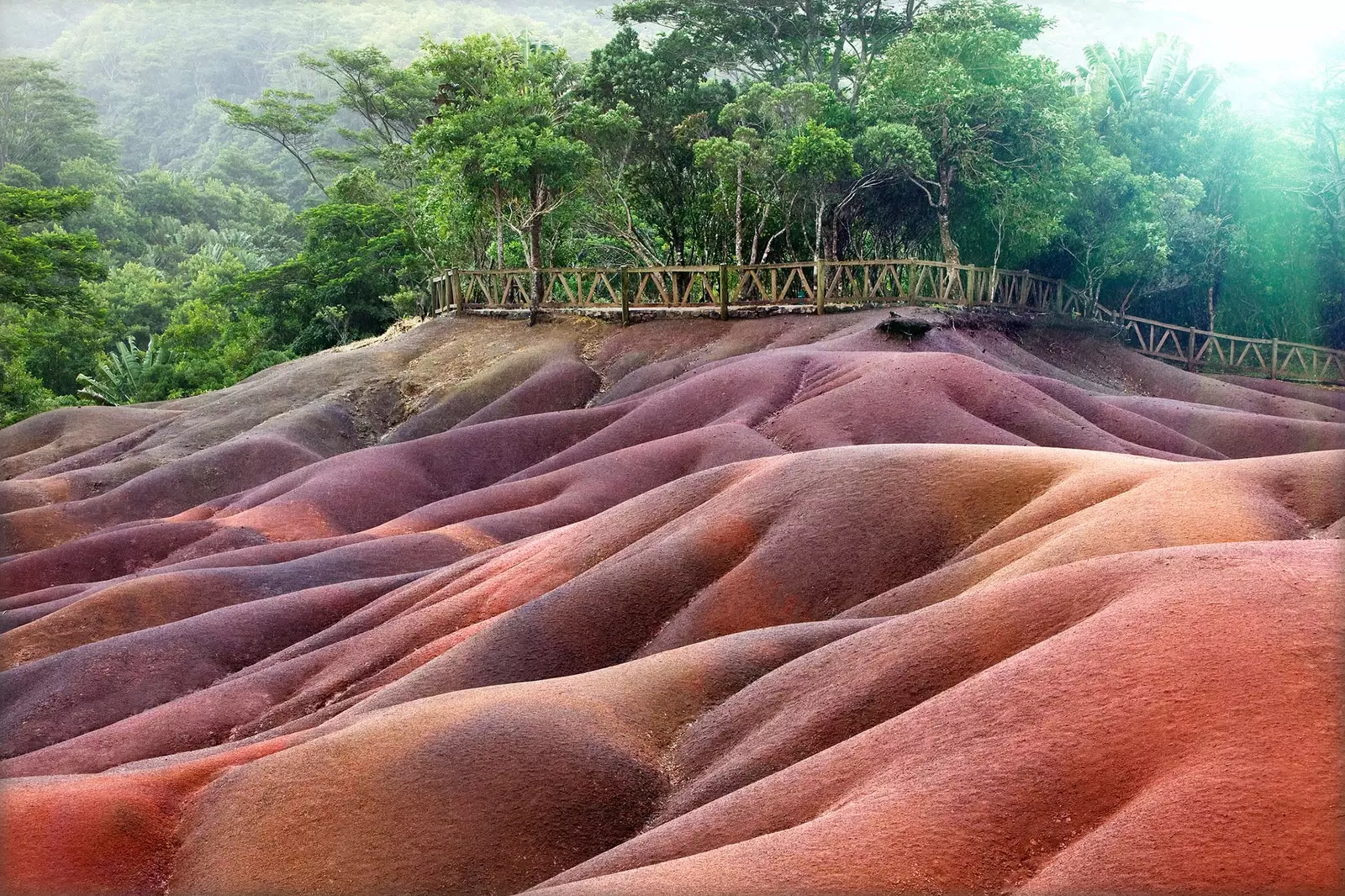 Vùng đất màu của Chamarel