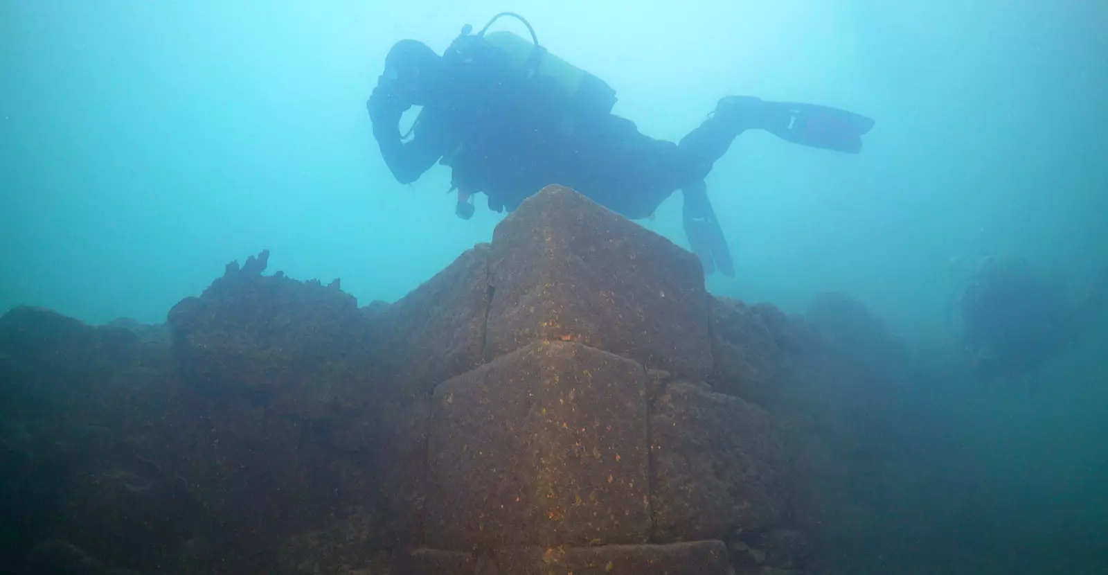 Tahsin Ceylan é um dos descobridores da fortaleza no Lago Van