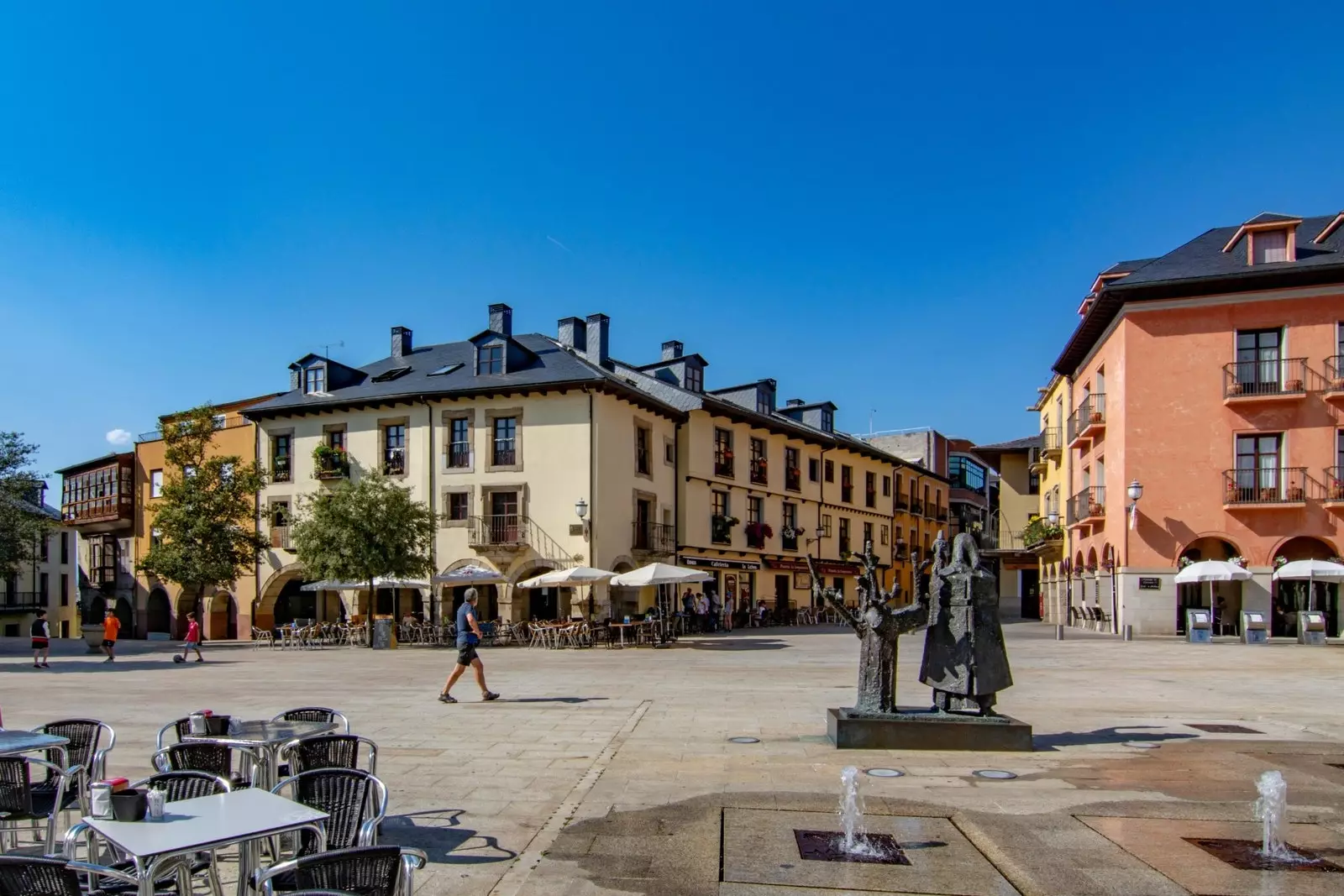 Plaça de l'Alzina