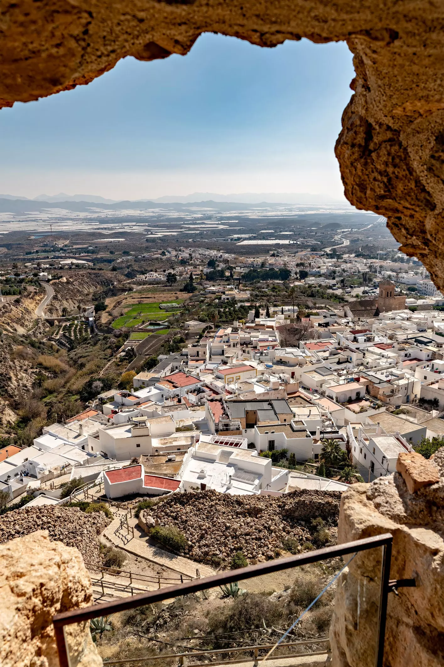 Níjar, une ville blanche dans une mer d'argile