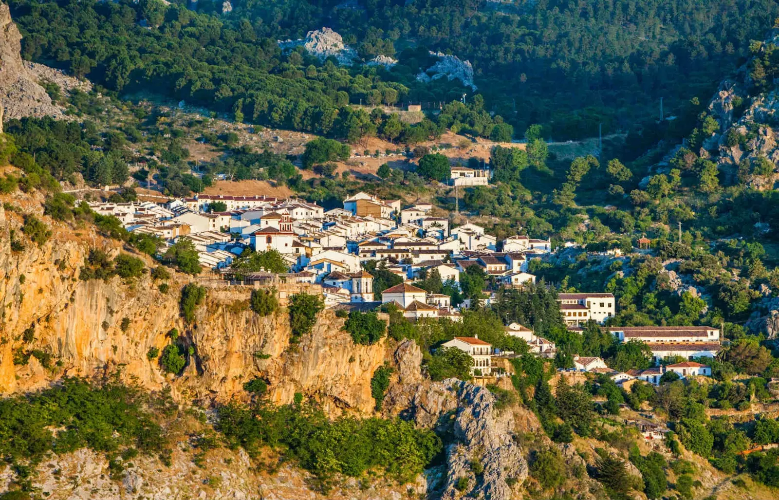 Oplev at man kun kan bo i Sierra de Grazalema Naturpark