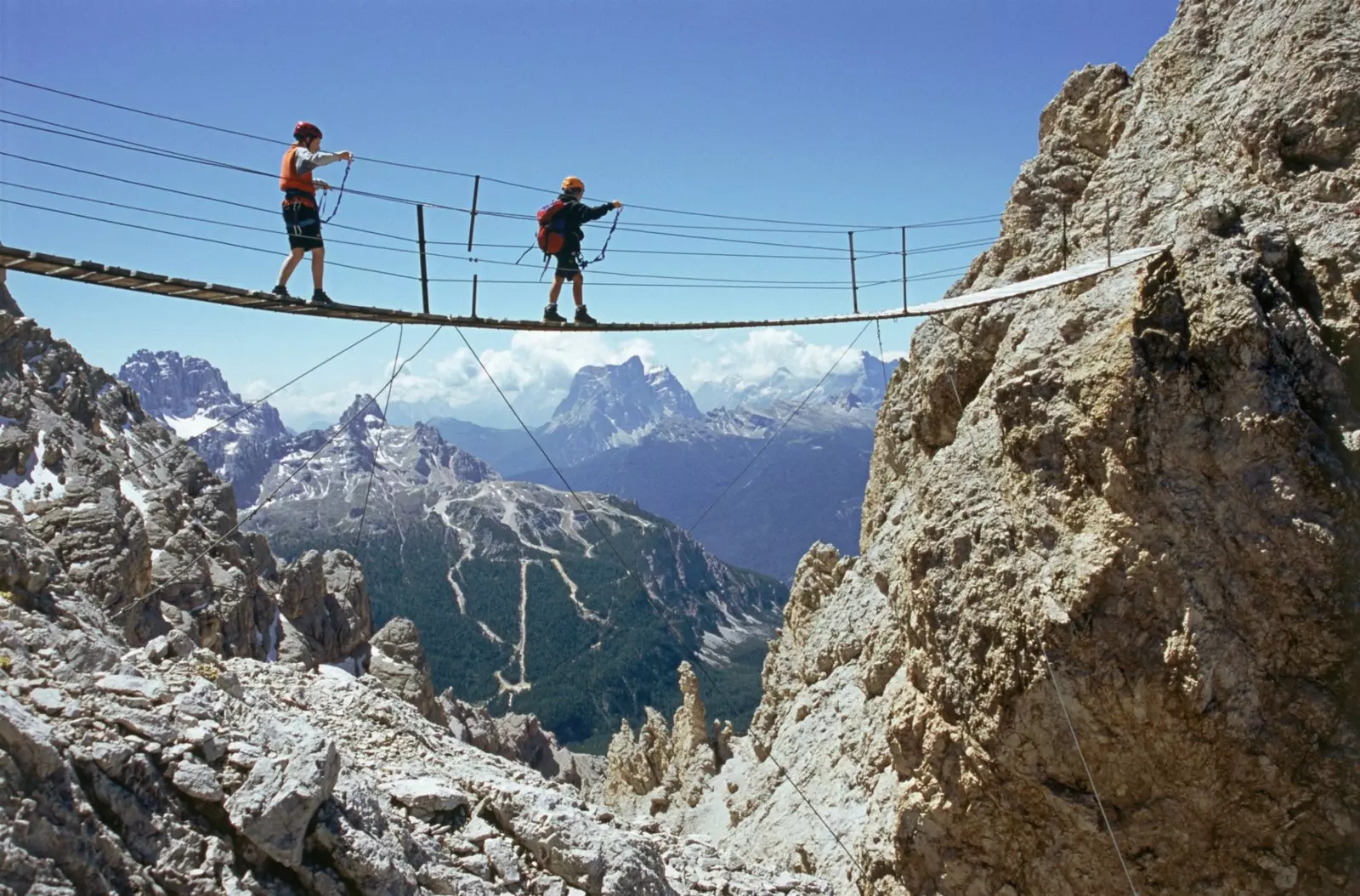 Pont tibétain d'une via ferrata.