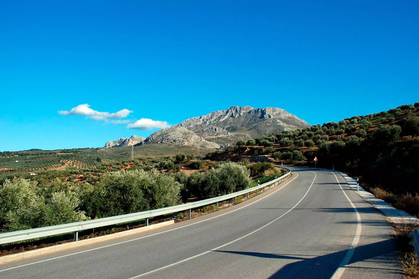 The road gains in contrast as we approach Ronda