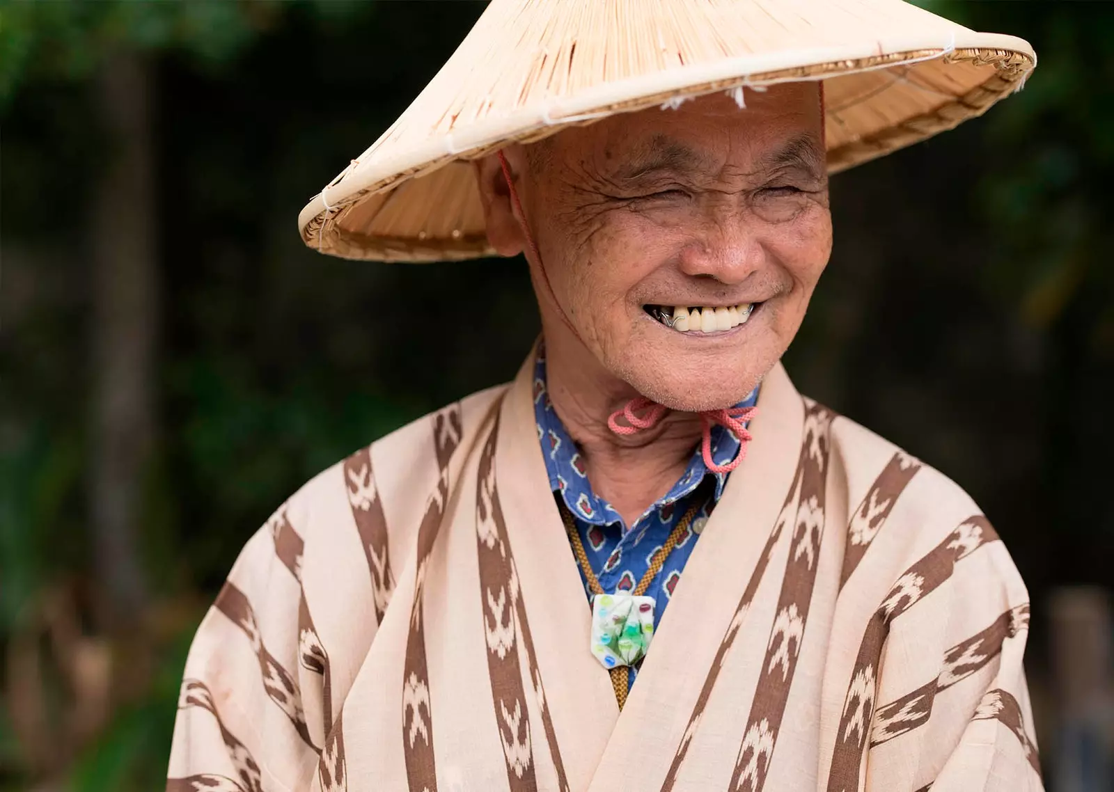 sourire japonais vieil homme okinawa