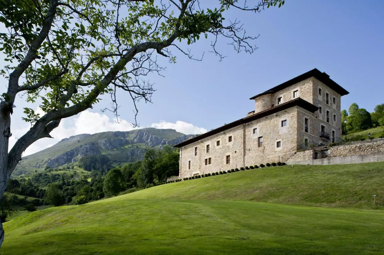 Narbasu Wojskowy Dom Asturii.