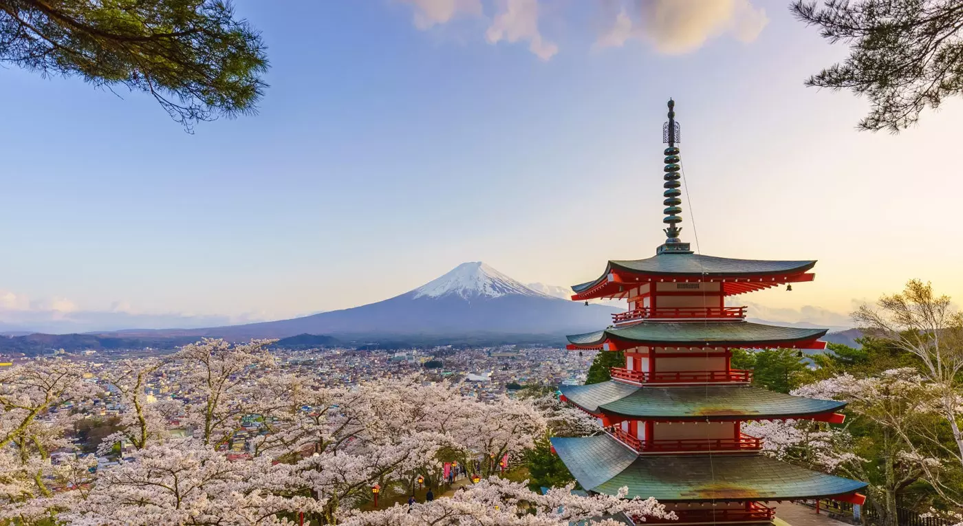 Klammt op de Mount Fuji Äert 'heescht' Zil a Japan