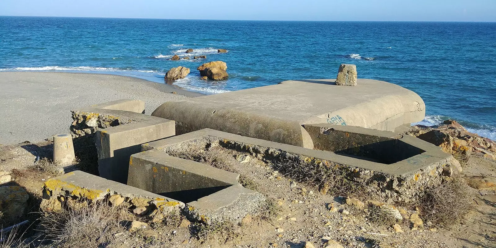 Le mur du détroit quand les bunkers ont conquis Cdiz