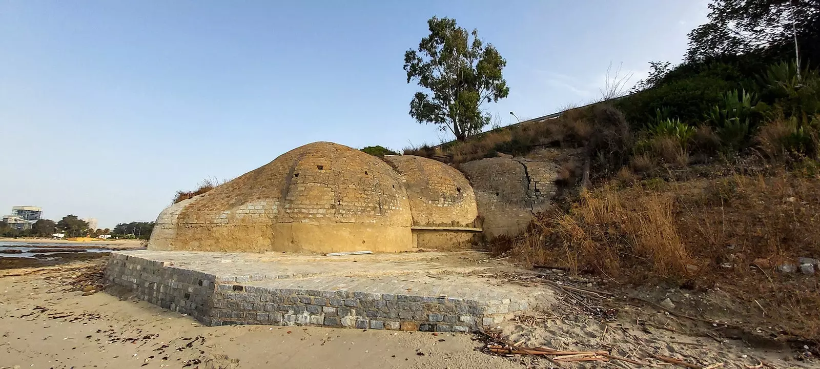 A Muralha do Estreito quando os bunkers conquistaram Cdiz