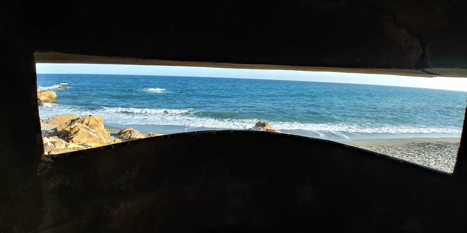 Le mur du détroit quand les bunkers ont conquis Cdiz