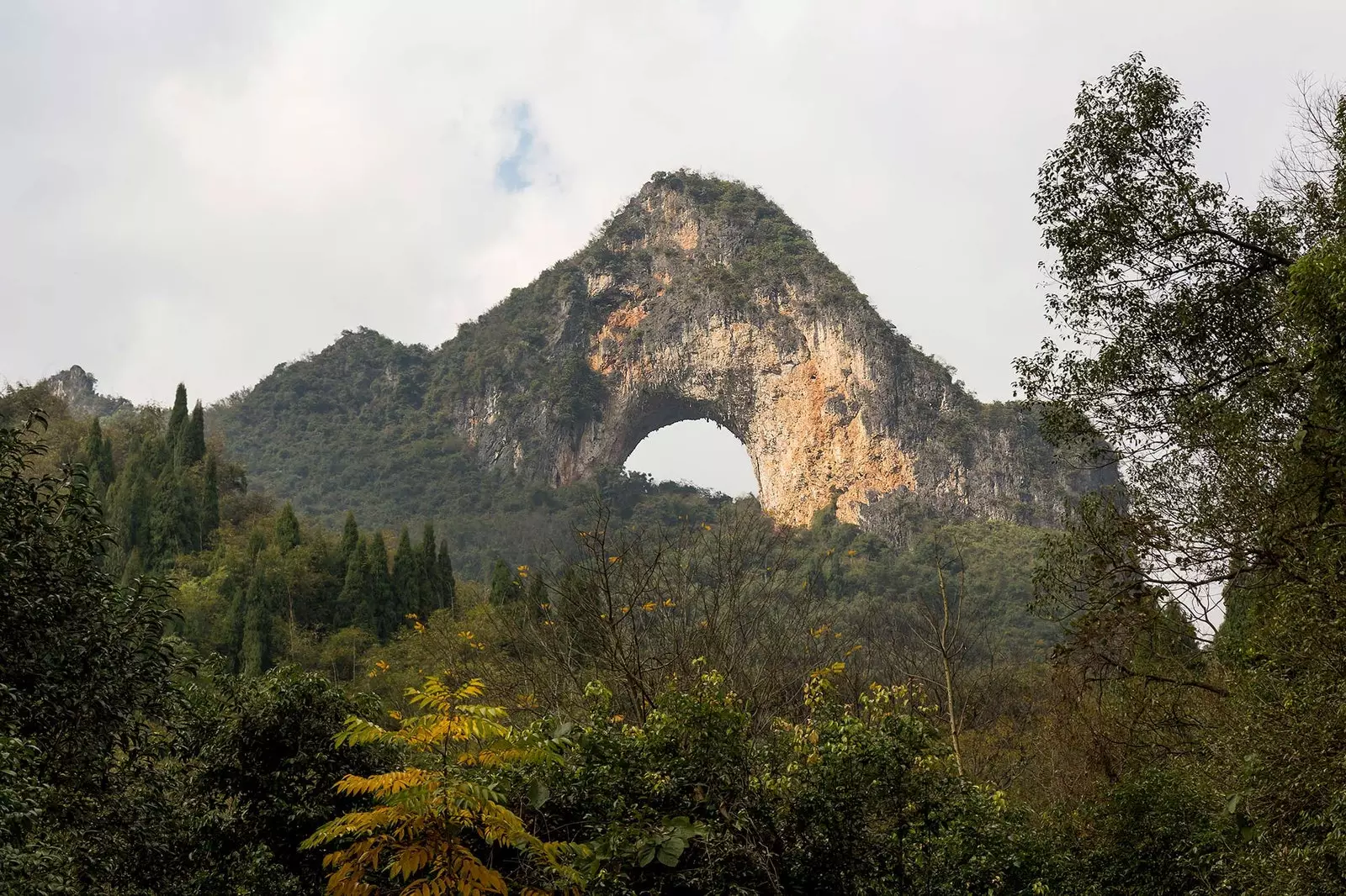 Colline de la lune de Yangshuo.