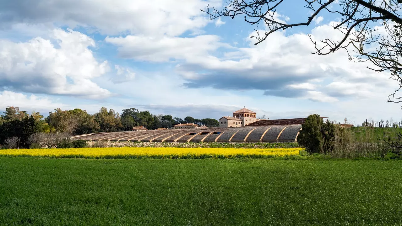 Perelada, Pritzker imzosi bilan yangi sehrli vino zavodi