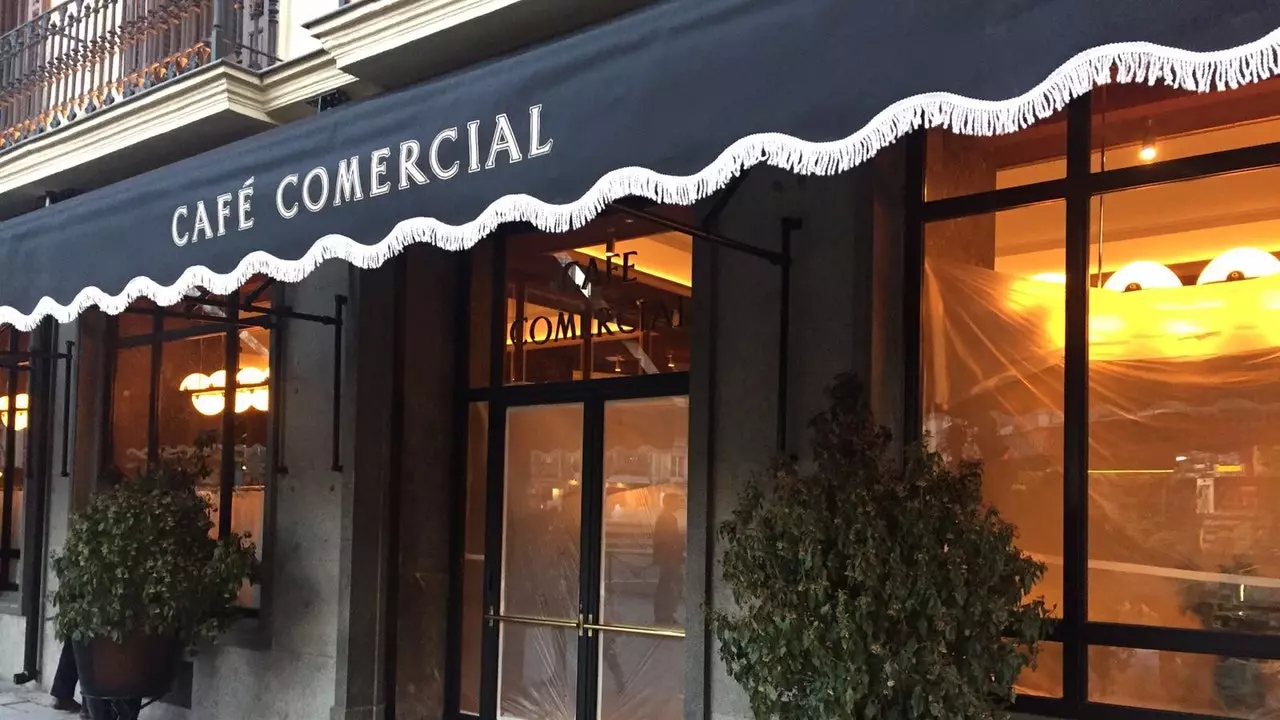 Café Comercial de Madrid je sada otvoren!