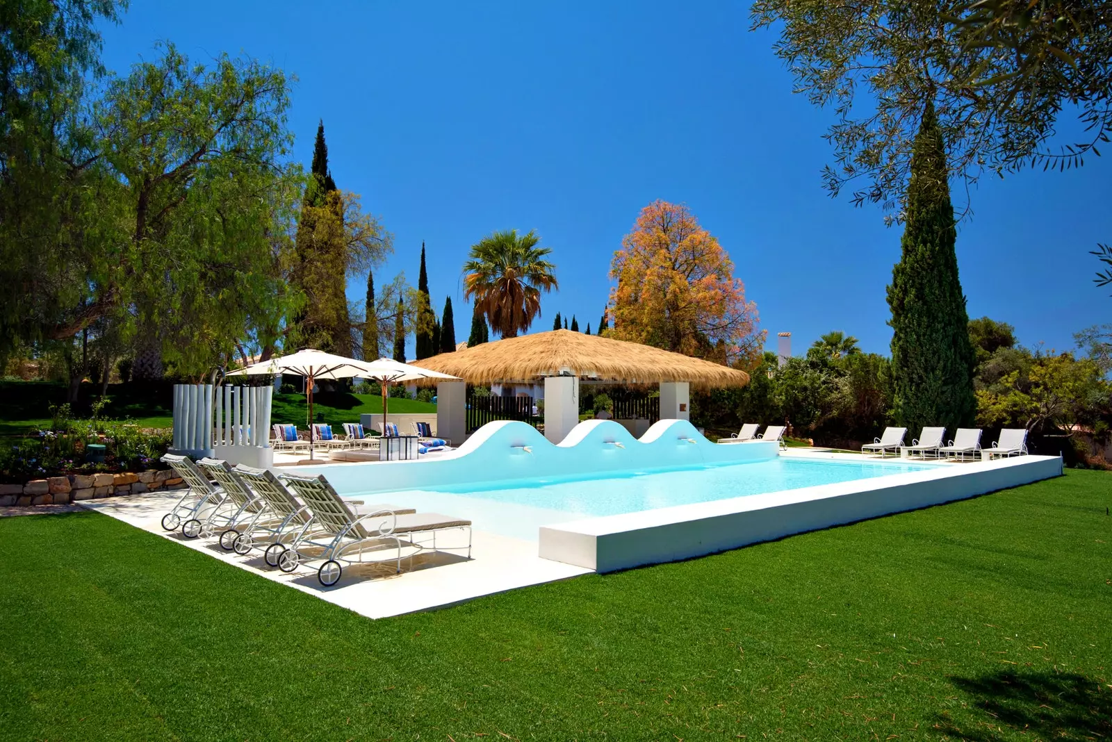 L'une des piscines de l'hôtel Vila Monte Farm House en Algarve.