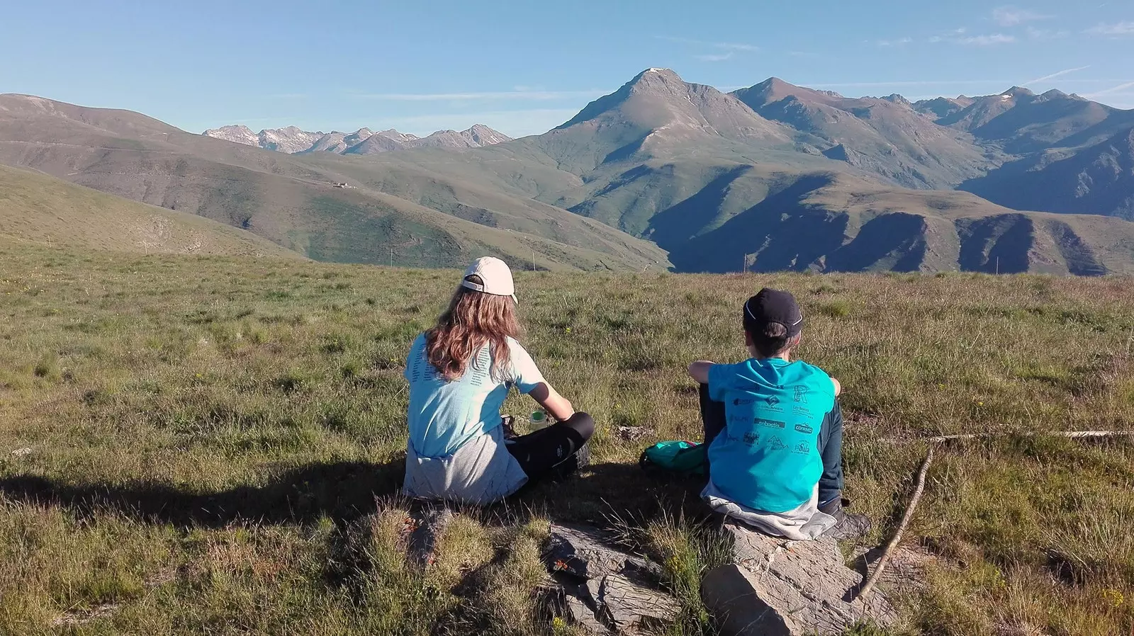 enfants à la montagne