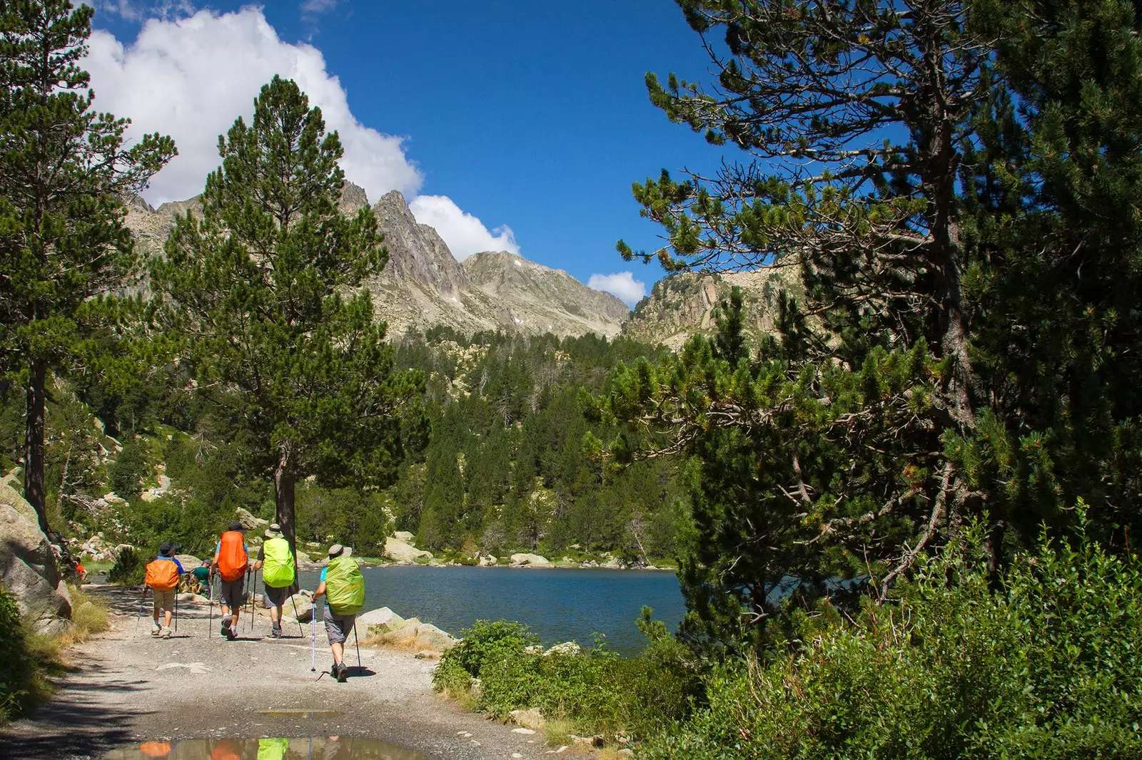 Estany de Ratera ეროვნულ პარკში dAigüestortes i Estany de Sant Maurici