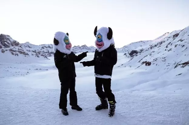 Doi Yeti în Sierra Nevada.