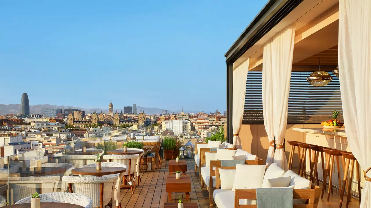 The hotel in Barcelona that offers you the best luxury rest experience you can imagine