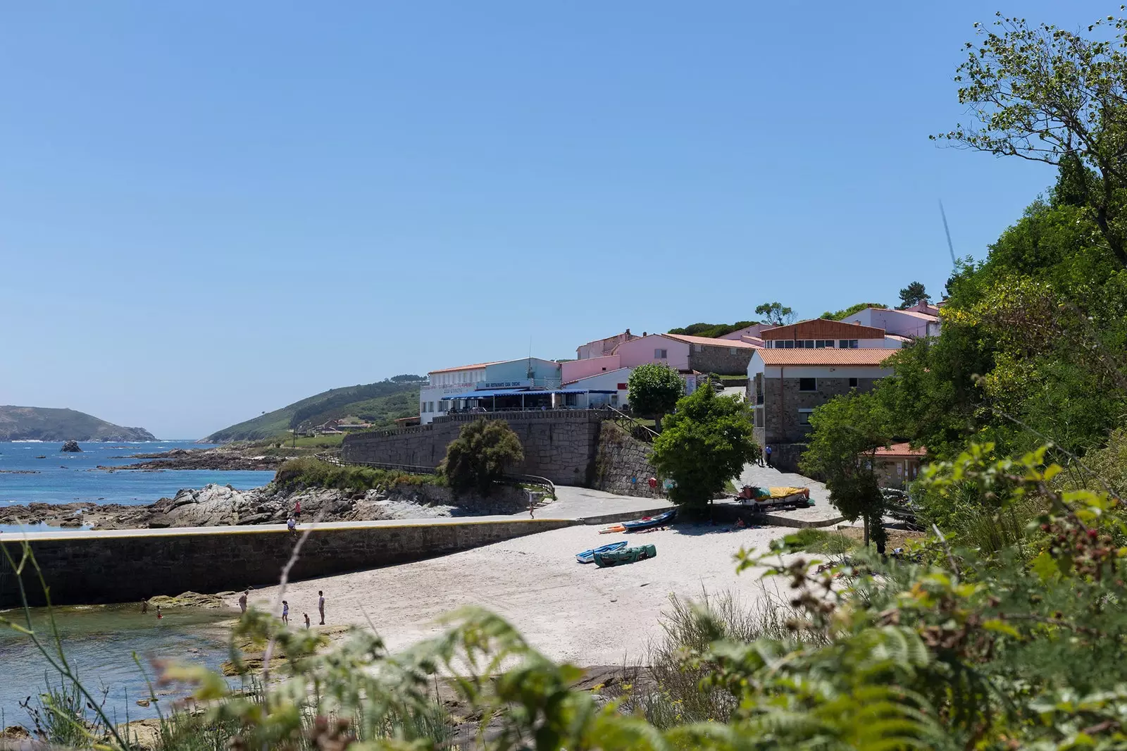 Strand und Hafen von Las Dornas