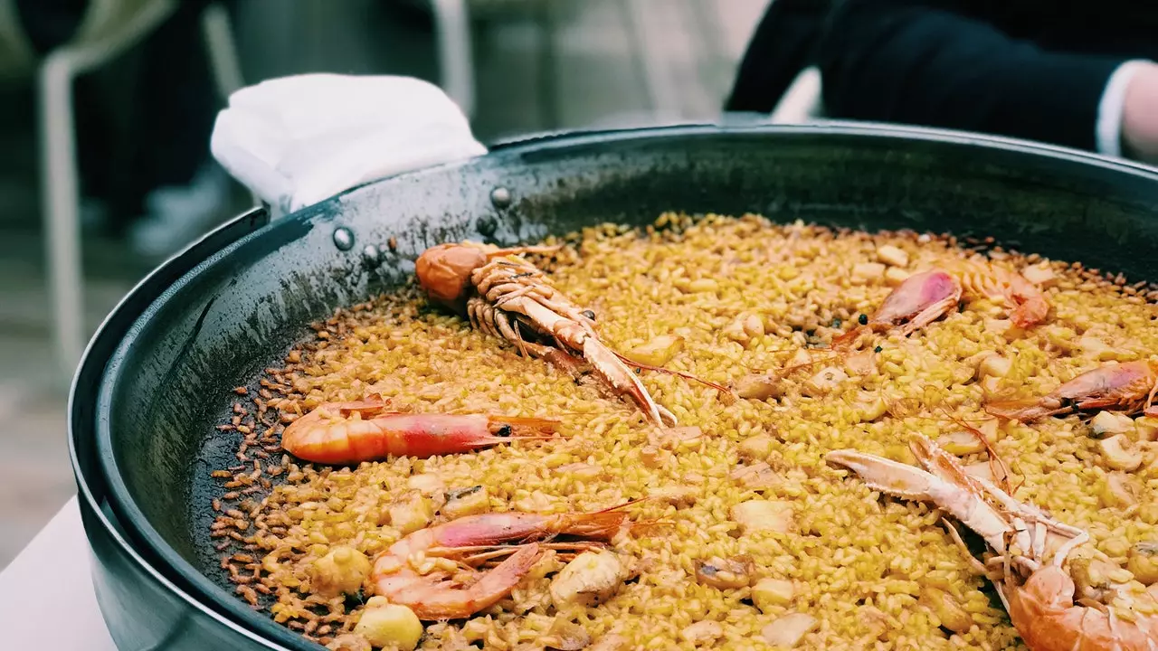 Paella dünyanın en iyi yemeğidir