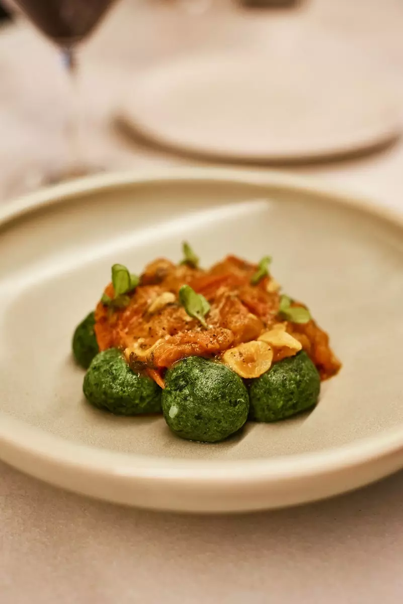 Malfatti di spinaci e ricotta con salsa di pomodoro