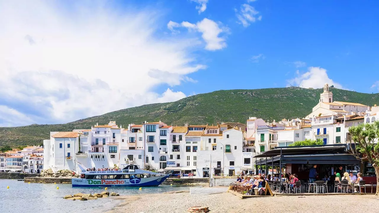 Radiographie vun der perfekt Plage Bar: Streck laanscht d'Costa Brava