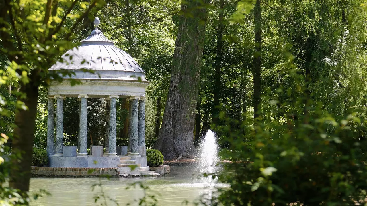 Aranjuez بما يتجاوز ما يقوله المرشدون