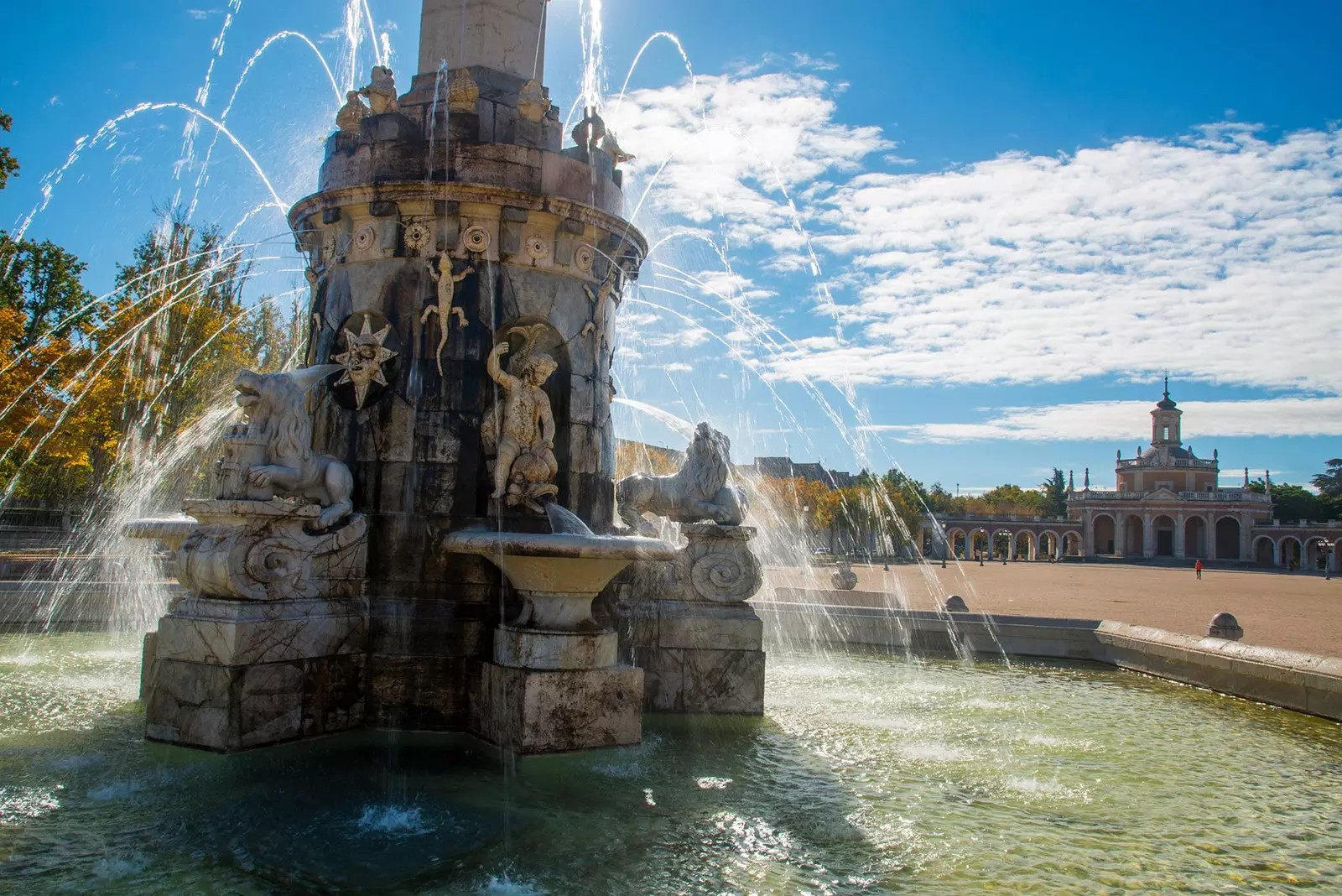 Aranjuez níos faide ná mar a deir na treoraithe